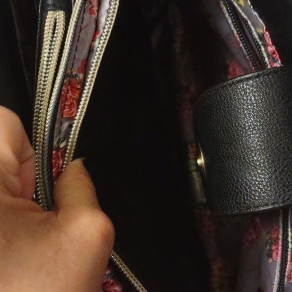 Betsey Johnson Chevron Satchel & Pouch - Picture 11 of 14